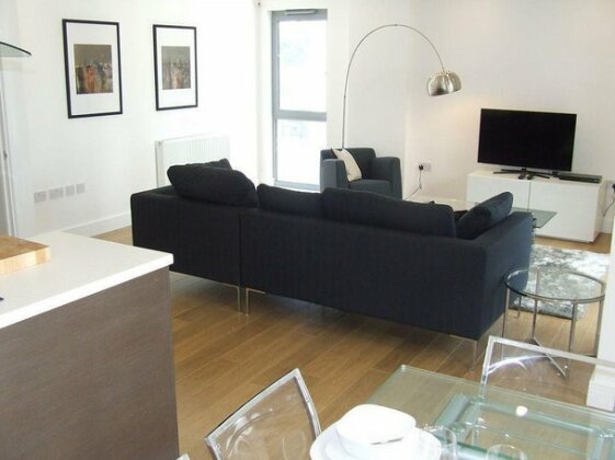 I AM Serviced Apartments - Photo3