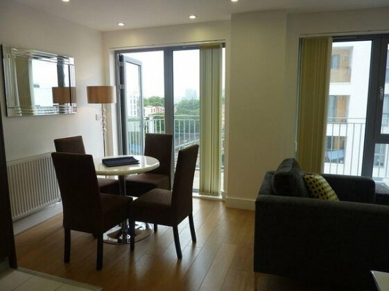 I AM Serviced Apartments - Photo4