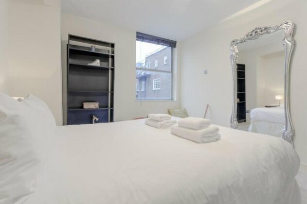 Incredible Modern Apartment in South Kensington