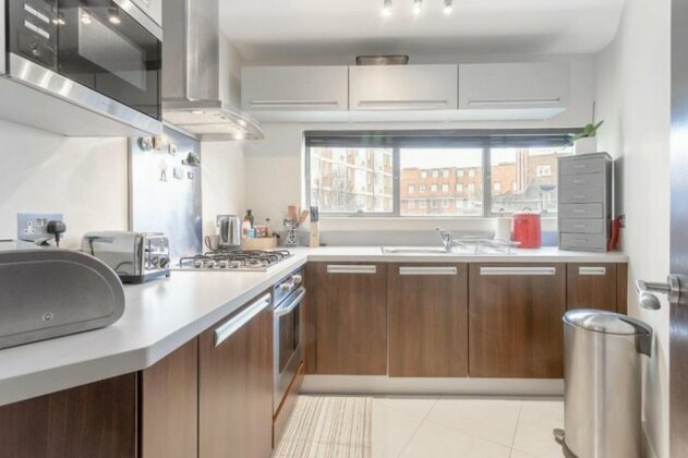 Incredible Modern Apartment in South Kensington - Photo3