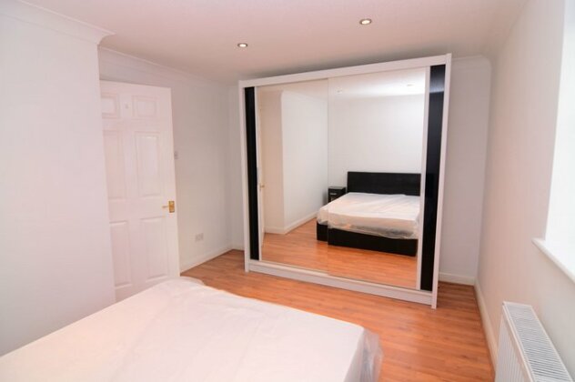 London Excel Apartment - Photo5