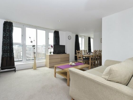 London Farrington Apartments - Photo2