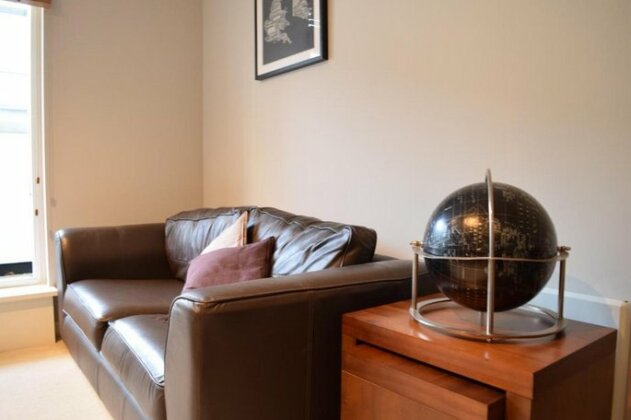 Lovely 2 Bedroom Apartment in Putney - Photo3