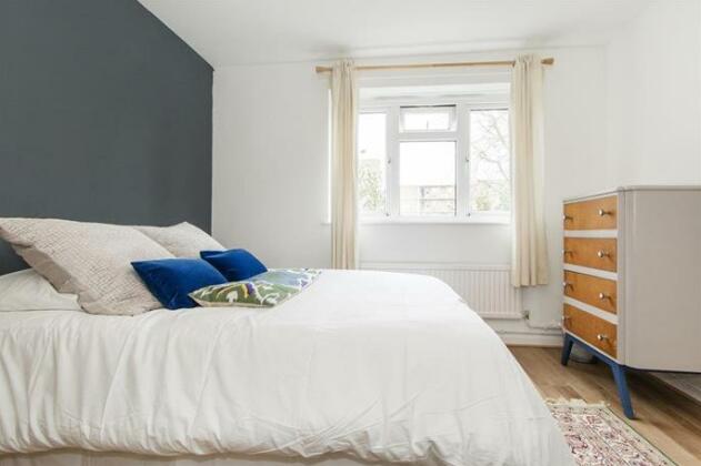 Lovely 3 Bed In Vibrant East End - Photo3