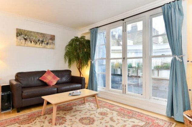 Lovely Flat with a balcony in Chelsea - Photo2