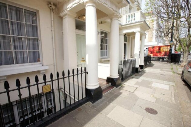 Luxurious 2-bed flat in Pimlico sleeps 4