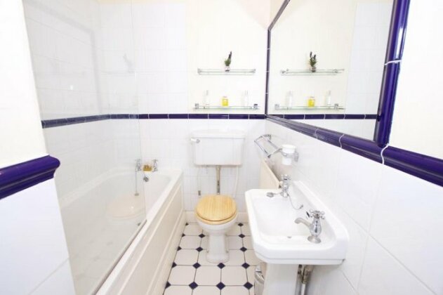 Luxurious 2-bed flat in Pimlico sleeps 4 - Photo3