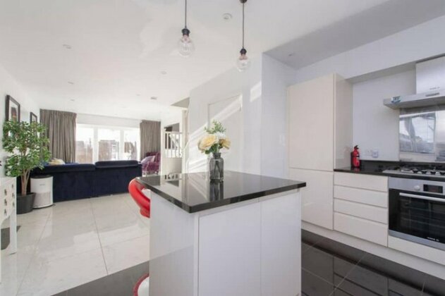 Luxury Cosy House with garden and parking- North West London less than 30 mins to Oxford Circus - Photo5