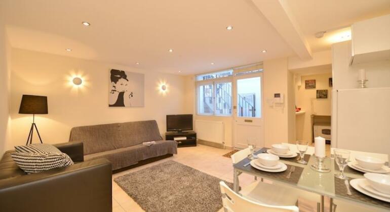 Marble Arch Luxury Apartments - Photo5