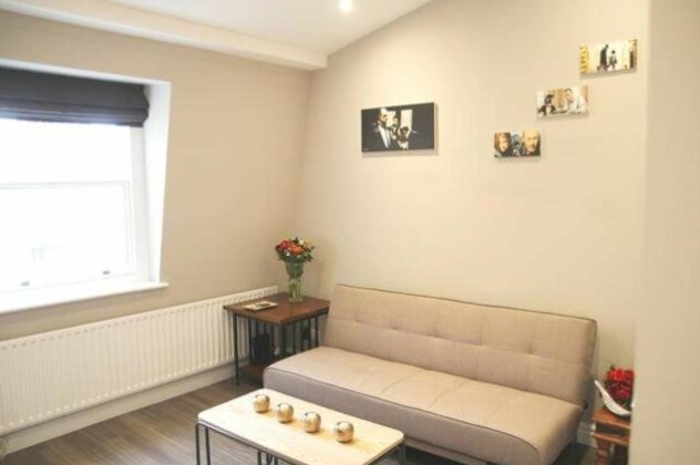 Modern and Stylish 2 Bedroom Flat in Notting Hill