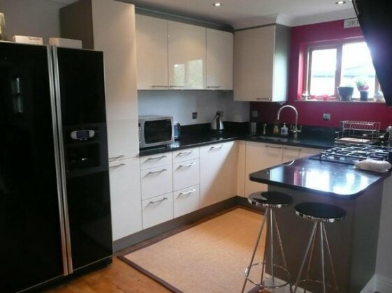 Modern Apartment Finchley Central