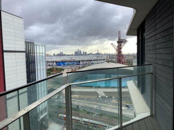 Modern Apartment with balcony next to Westfield Stratford - Photo4