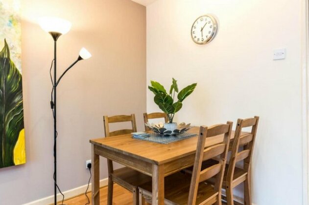NEW 2BD Garden Flat Quick Access to Central London - Photo5