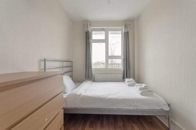 New Renovated & Spacious 4-Bed Apartment