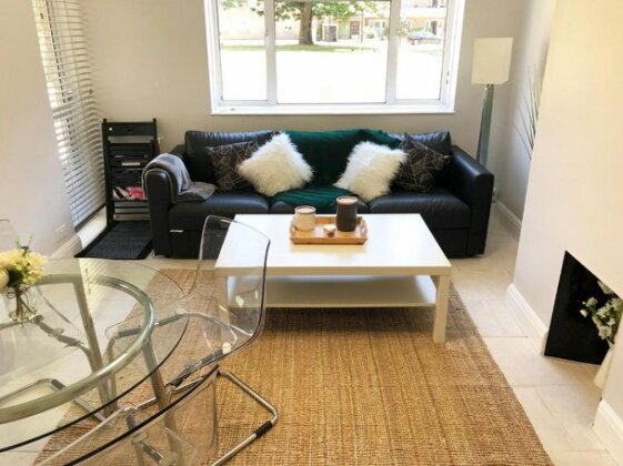 New two bedroom apartment - Fulham/Parsons Green - Photo2