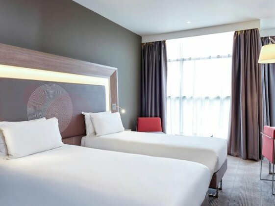 Novotel London Heathrow Airport T1 T2 and T3 - Photo2