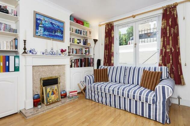 One Bedroom Apartment in Brook Green - Photo4