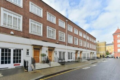 Peaceful 1 bd flat off Sloane Square with terrace