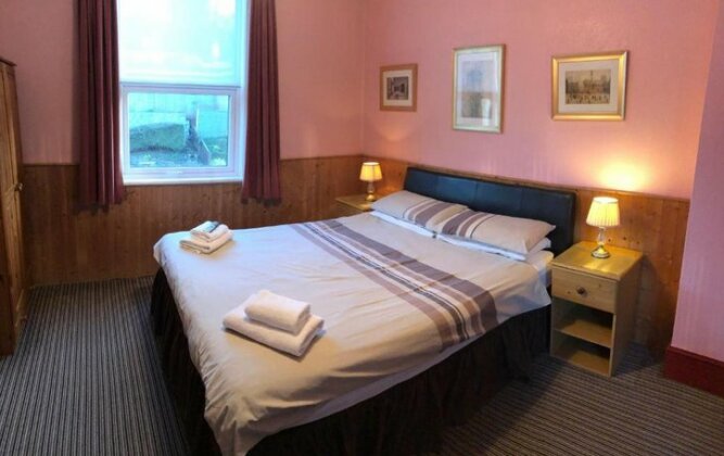 Purley Cross Guest House - Photo4