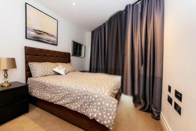 Serene 2 Bed in Central London - Photo3