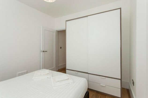 Sleek 2BR flat in Hither Green by Mountsfield Park - Photo3