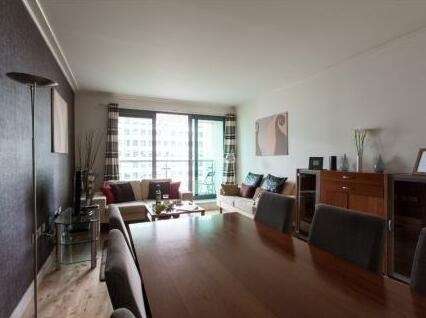 South Quay Serviced Apartments - Photo4