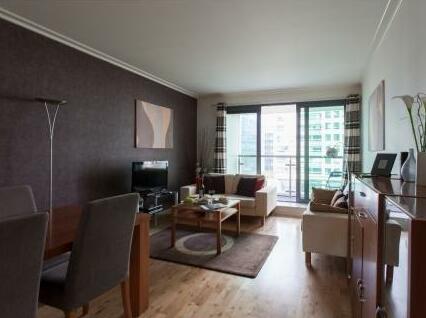 South Quay Serviced Apartments - Photo5