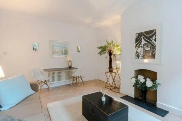 Spacious 1 Bedroom Apartment in the Heart of Chelsea - Photo4