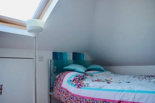 Spacious 2 Bedroom Flat in Acton - Photo4