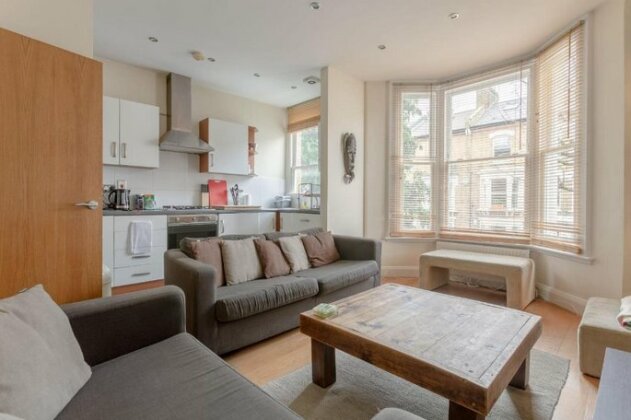 Spacious 2 Bedroom Flat in the Heart of Brixton