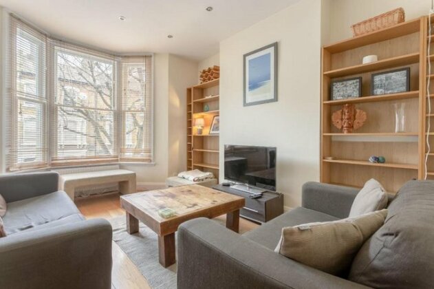 Spacious 2 Bedroom Flat in the Heart of Brixton - Photo2
