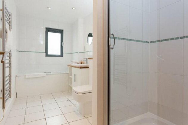 Spacious Flat with a Great View of the Shard - Photo4