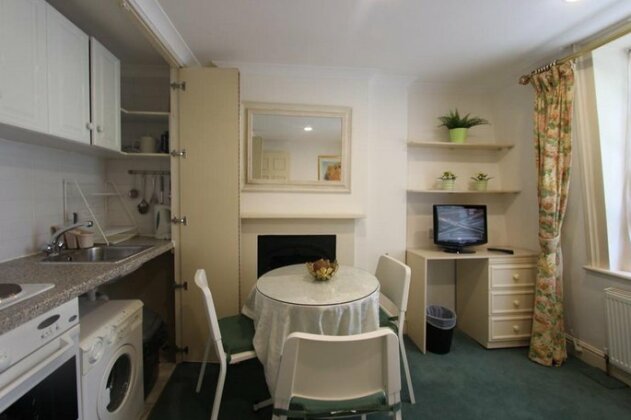 Stay-In Apartments Queensway - Photo3