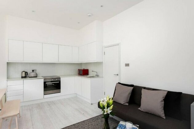 Stunning 2BR Home in West Kensington w/Balcony - Photo5