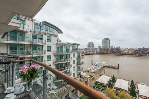 Stunning flat overlooking the Thames