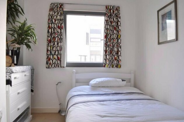 Stunning Modern 2 Bed Apt in Heart of Clapham - Photo3