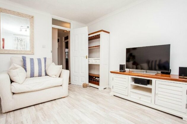 Stunning Spacious South London 1-Bed Apartment with Balcony - Photo2