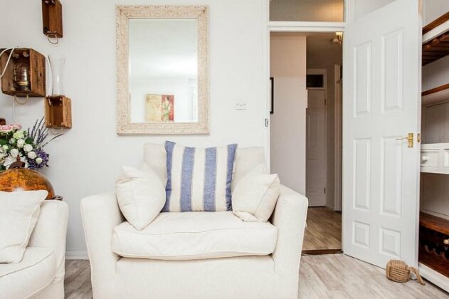 Stunning Spacious South London 1-Bed Apartment with Balcony - Photo5