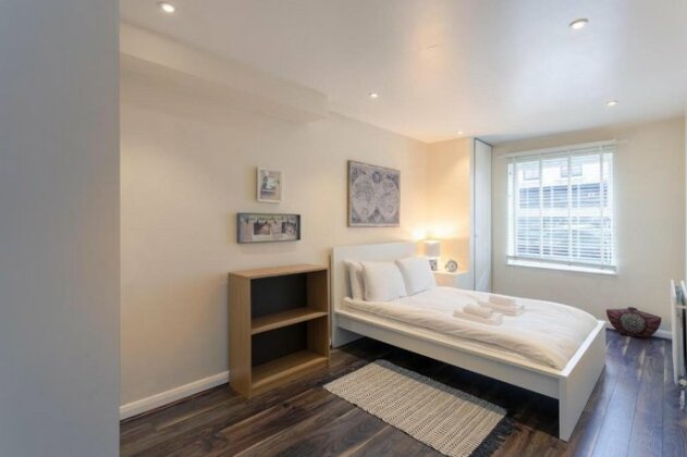 Stylish 4 Bedroom Property in East London