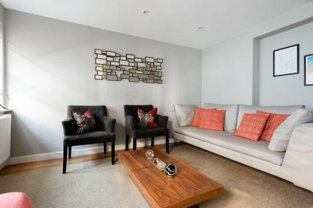 The Norfolk Maisonette - Lovely 4BDR Mews