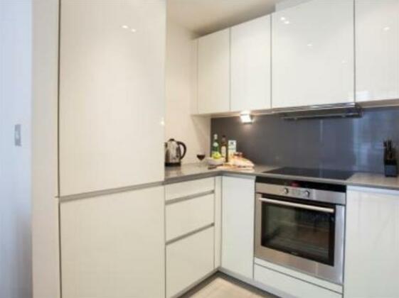 Times Square Central London Apartments - Photo4