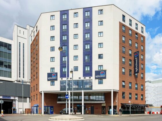 Travelodge Hotel Uxbridge Central London