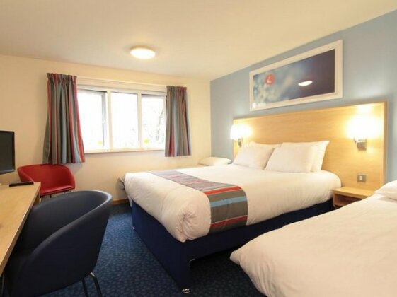 Travelodge London Central City Road Hotel - Photo4