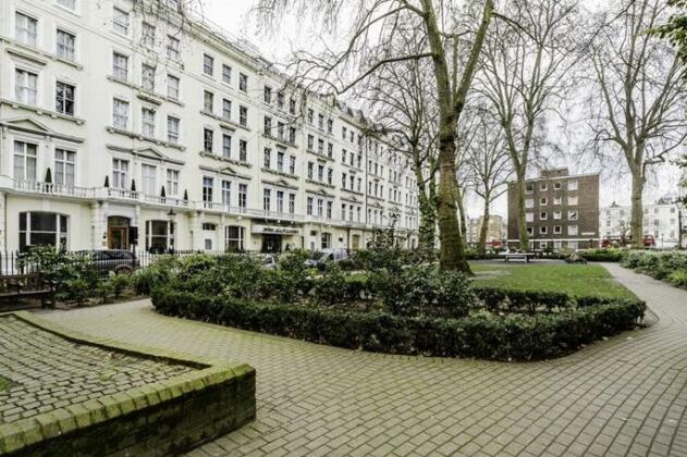 Tudor Court Hotel London - Photo2