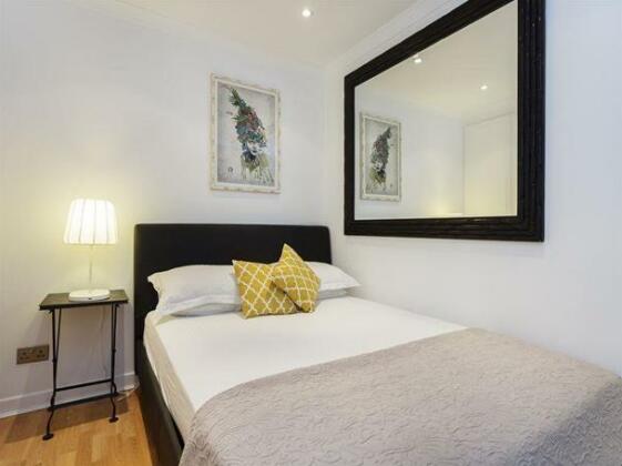 Veeve 1 Bed Flat Brompton Park Crescent Fulham
