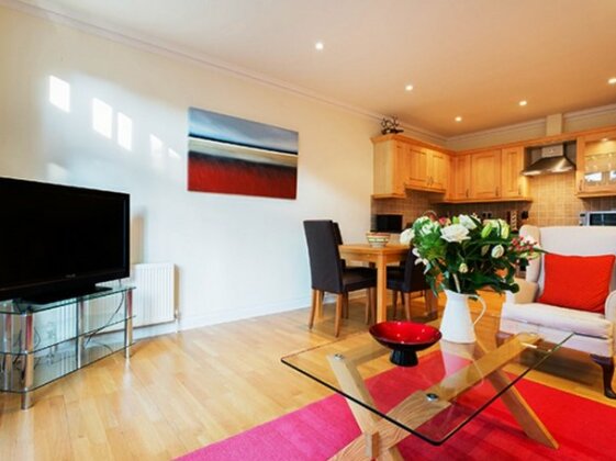 Veeve 2 Bed 2 Bath Mews House West Hill Putney - Photo3