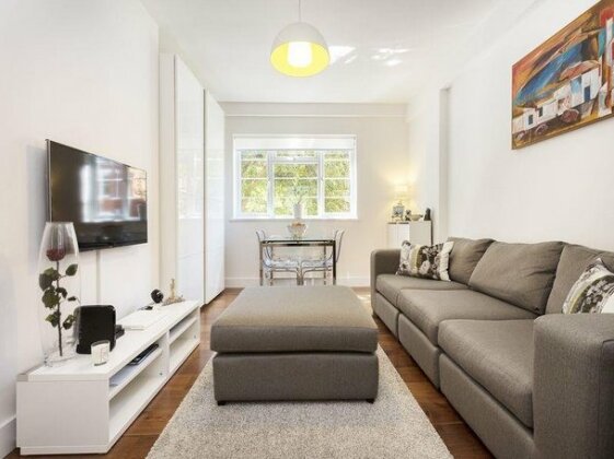 Veeve 2 Bed Flat On West End Lane West Hampstead