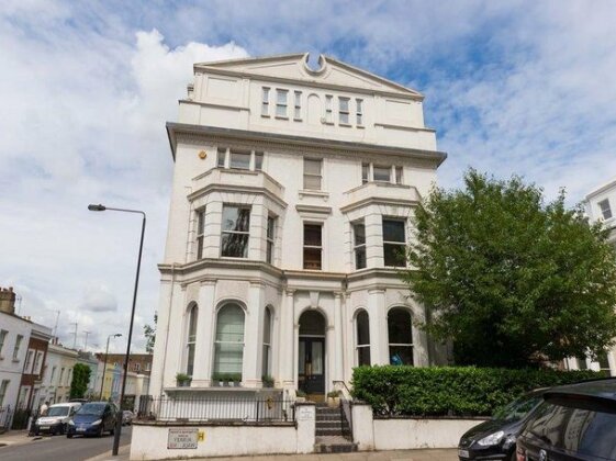 Veeve 2 Bed Flat With Roof Terrace Campden Hill Gardens Notting Hill