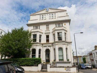 Veeve 2 Bed Flat With Roof Terrace Campden Hill Gardens Notting Hill