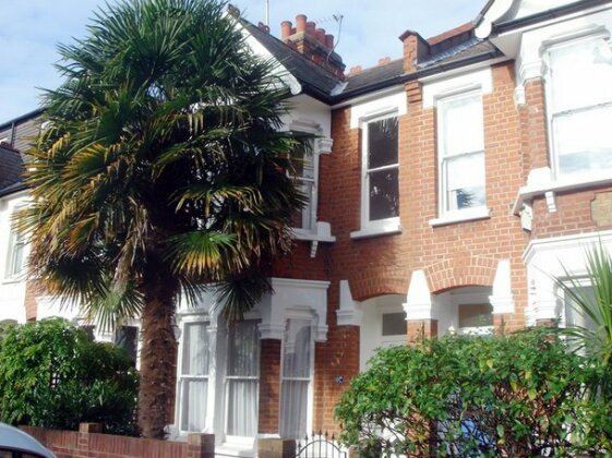 Veeve 2 Bed House Hazeldene Road Chiswick